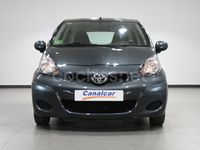 Usado Toyota Aygo 68 CV (50 kW) 2010 Gris Utilitario