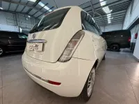 Usado Lancia Ypsilon Silver 69 CV (50 kW) 2011 Blanco Utilitario