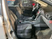 Usado Ford Focus Trend 109 CV (80 kW) 2008 Gris / plata Familiar