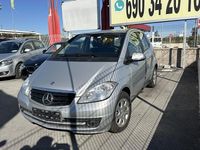 Usado Mercedes A180 Elegance 110 CV (80 kW) 2011 Plata metalico Utilitario