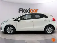 Usado Kia Rio 75 CV (55 kW) 2017 Blanco Utilitario