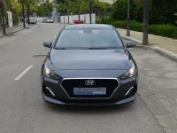 Usado Hyundai i30 120 CV (88 kW) 2018 Gris / plata Berlina