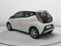 Usado Toyota Aygo X-play 72 CV (52 kW) 2017 Blanco Utilitario