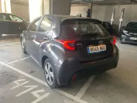 Usado Toyota Yaris Active 116 CV (85 kW) 2025 Gris Utilitario