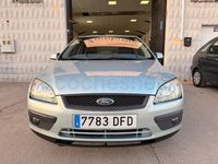 Usado Ford Focus Trend 100 CV (73 kW) 2006 Gris / plata Berlina