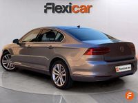 Usado VW Passat Advance 150 CV (110 kW) 2018 Gris Berlina