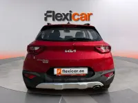 Usado Kia Stonic 101 CV (74 kW) 2021 Rojo SUV