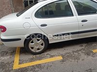 Usado Renault Mégane Dynamique 105 CV (77 kW) 2000 Blanco Berlina