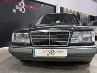 Usado Mercedes E300 136 CV (100 kW) 1993 Gris / plata Berlina