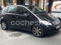 Usado Mercedes A180 Elegance 109 HP (80 kW) 2010 Preto Monovolume
