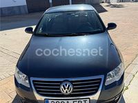 Usado VW Passat Highline 140 CV (102 kW) 2006 Negro Berlina
