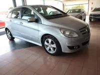 Usado Mercedes B200 140 CV (102 kW) 2011 Gris / plata Monovolumen