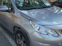 Usado Peugeot 2008 Active 100 CV (73 kW) 2016 Gris / plata SUV
