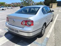 Usado VW Passat Edition 110 CV (80 kW) 2010 Gris / plata Berlina