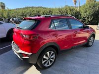 Usado Kia Stonic 100 CV (73 kW) 2024 Rojo SUV