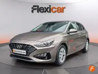 Usado Hyundai i30 120 CV (88 kW) 2022 Marrón Berlina