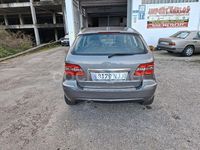 Usado Mercedes B200 140 CV (102 kW) 2010 Gris / plata Monovolumen