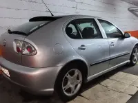 Usado Seat Leon Sport 105 CV (77 kW) 2004 Gris / plata Utilitario
