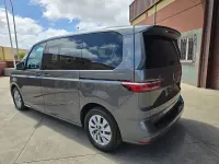 Usado VW Multivan 245 CV (180 kW) 2025 Gris / plata Monovolumen
