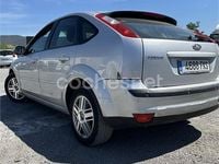 Begagnad Ford Focus Ghia 115 HK (84 kW) 2007 Grå Sedan