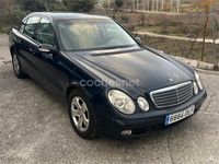 Usado Mercedes E270 Elegance 170 CV (125 kW) 2002 Negro Berlina