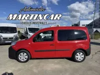 Usado Renault Kangoo Authentique 58 CV (42 kW) 2020 Rojo Monovolumen