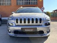 Usado Jeep Cherokee Overland 195 CV (143 kW) 2019 Gris / plata SUV