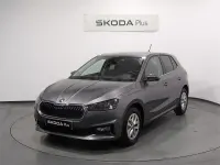 Usado Skoda Fabia Selection 95 CV (69 kW) 2025 Gris Utilitario