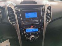 Usado Hyundai i30 GO! 101 CV (74 kW) 2014 Gris Utilitario