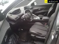 Usado Peugeot 5008 Allure 131 CV (96 kW) 2021 Gris SUV