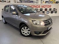 Usado Dacia Sandero Lauréate 90 CV (66 kW) 2015 Gris Utilitario