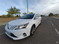 Usado Toyota Avensis Advance 124 CV (91 kW) 2015 Blanco Familiar