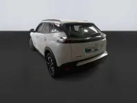 Usado Peugeot 2008 Allure 110 CV (80 kW) 2022 Blanco SUV