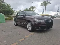 Usado Audi A1 Attraction 90 CV (66 kW) 2013 Granate Utilitario