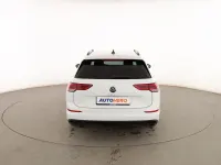 Usado VW Golf VIII Life 116 CV (85 kW) 2023 Blanco Familiar