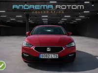 Usado Seat Leon Reference 116 CV (85 kW) 2021 Rojo Utilitario