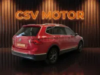 Usado VW Tiguan Allspace Life 150 CV (110 kW) 2022 Rojo SUV