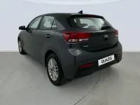Usado Kia Rio 120 CV (88 kW) 2020 Gris