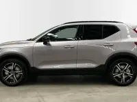 Uusi Volvo XC40 Plus 163 HP (119 kW) 2025 Harmaa Katumaasturi