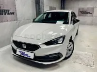 Usado Seat Leon Style 115 CV (84 kW) 2022 Blanco Familiar