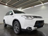 Usado Mitsubishi Outlander P-HEV 203 CV (149 kW) 2015 Blanco SUV