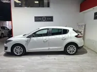 Usado Renault Mégane LIMITED 110 CV (80 kW) 2015 Blanco Berlina