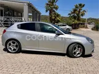 Usado Alfa Romeo Giulietta Distinctive 140 CV (102 kW) 2011 Gris / plata Utilitario