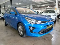 Usado Kia Rio 100 CV (73 kW) 2023 Azul Berlina