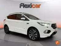 Usado Ford Kuga ST-Line 180 CV (132 kW) 2018 Blanco SUV