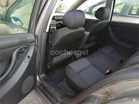 Usado Seat Leon Sport 110 CV (80 kW) 2005 Gris / plata Utilitario