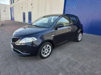 Usado Lancia Ypsilon 69 CV (50 kW) 2016 Azul Utilitario