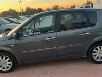 Usado Renault Scénic II Dynamique 106 CV (77 kW) 2007 Gris Monovolumen