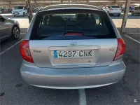 Usado Kia Rio 75 CV (55 kW) 2003 Gris / plata Berlina
