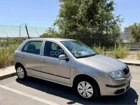 Usado Skoda Fabia Comfort 75 CV (55 kW) 2006 Gris / plata Berlina